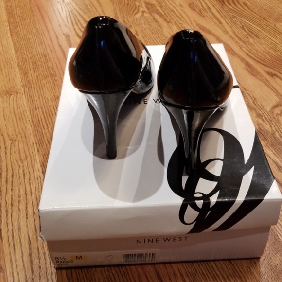 Shoes - Picture 5 of 6